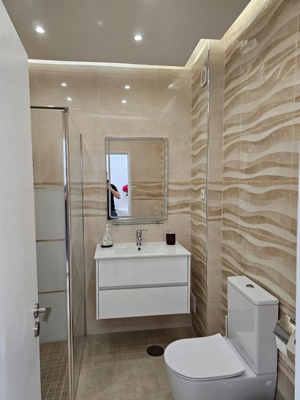 Casa de banho remodelada pela Gloriassertiva